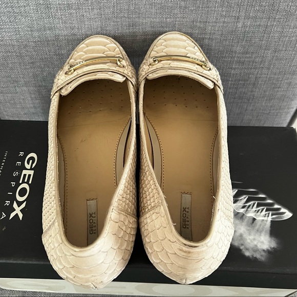 Geox Women’s python leather flats. US 8.5 (EU 38.5) - Picture 8 of 12